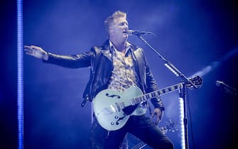 epa06887075 Lead singer and guitarist Josh Homme of US rock band Queens of the Stone Age performs at the NOS Alive Festival in Oeiras, on the outskirts of Lisbon, Portugal, 13 July 2018. The festival runs from 12 to 14 July.  EPA/JOSE SENA GOULAO