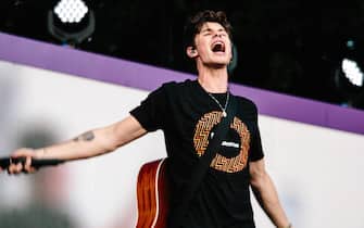 epa07058015 Canadian singer-songwriter Shawn Mendes performs on stage during a concert at Global Citizen Festival in New York, New York, USA, 29 September 2018.  EPA/ALBA VIGARAY