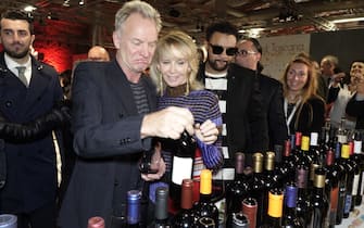 Singer Sting and wife Trudie Styler with Shaggy at the Anteprime di Toscana wine festival in Florence.

Pictured: Sting,Trudie Styler,Shaggy,Sting
Trudie Styler
Shaggy
Ref: SPL1656550 100218 NON-EXCLUSIVE
Picture by: SplashNews.com

Splash News and Pictures
USA: +1 310-525-5808
London: +44 (0)20 8126 1009
Berlin: +49 175 3764 166
photodesk@splashnews.com

World Rights