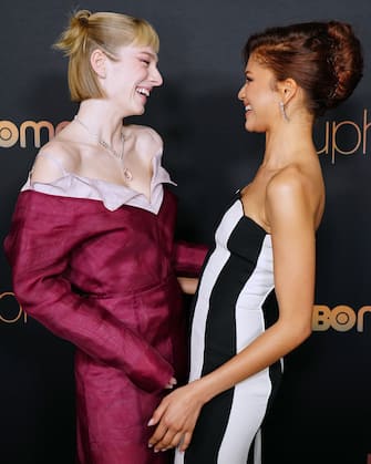 LOS ANGELES, CALIFORNIA - JANUARY 05: (L-R) Hunter Schafer and Zendaya attend HBO's "Euphoria" Season 2 Photo Call at Goya Studios on January 05, 2022 in Los Angeles, California. (Photo by Jeff Kravitz/FilmMagic for HBO)