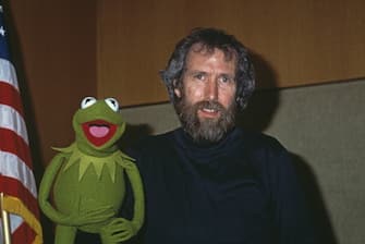 American puppeteer and filmmaker Jim Henson (1936 - 1990) with his best-known Muppet character, Kermit the Frog, January 1984.  (Photo by Frank Edwards/Fotos International/Archive Photos/Getty Images)