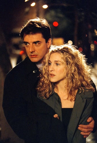 402175 07: (EDITORIAL USE ONLY, COPYRIGHT HBO) Actors Sarah Jessica Parker and Chris Noth on the set of "Sex and the City". (Photo by HBO/Getty Images)