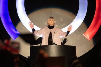 MotherFatherSon episode 7 Picture Shows: Angela (SARAH LANCASHIRE)