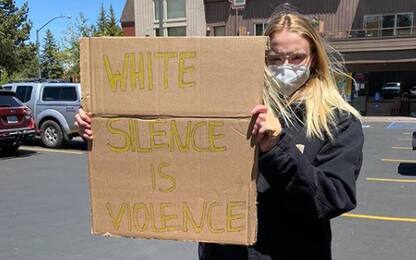 Black Lives Matter: Sophie Turner alla protesta