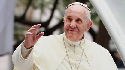 Bergoglio ricoverato, Papaboys invitano alla preghiera: #DajeFrancesco
