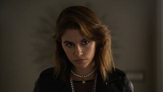 Ruby (Kaia Gerber) in a scene from the "Rubber (Wo)man: Part Two" episode of AMERICAN HORROR STORIES.