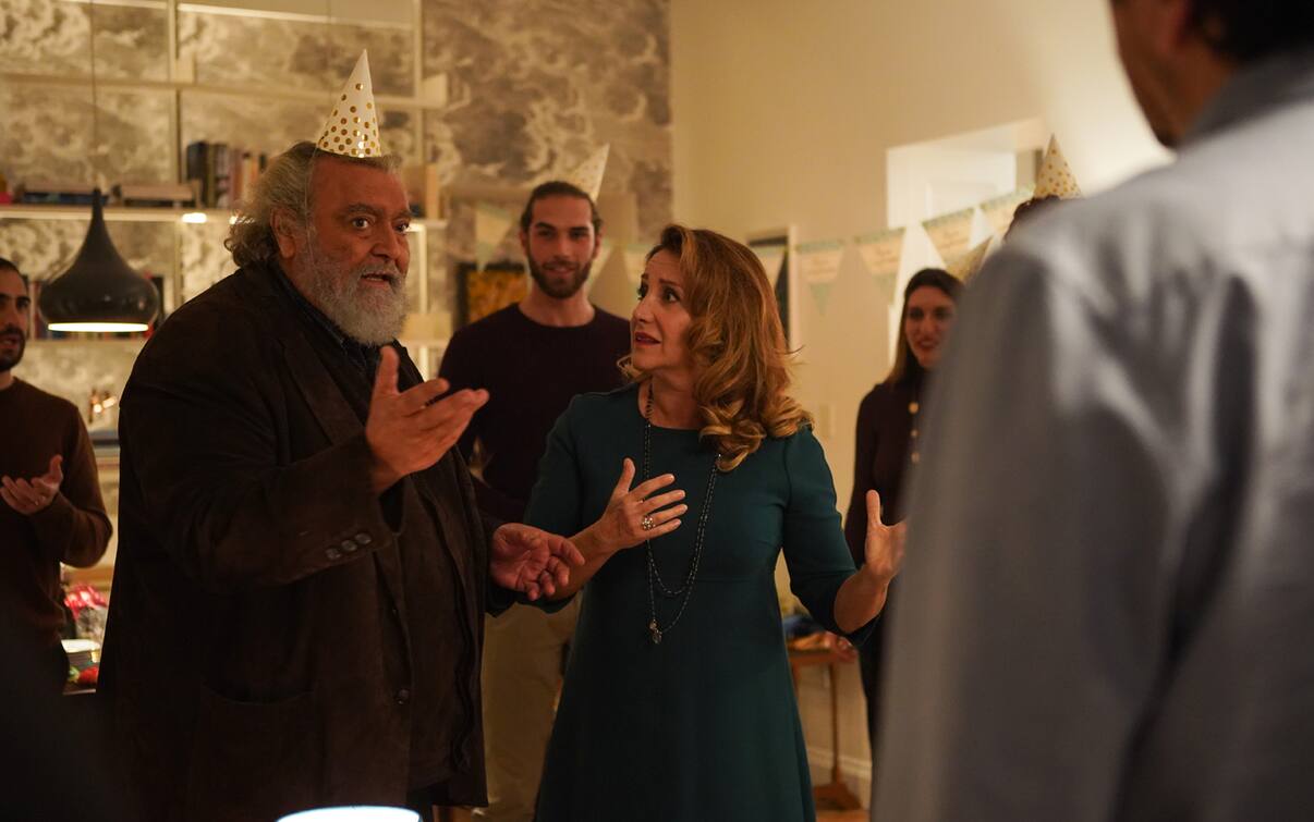 Ridatemi mia moglie, le foto del primo episodio della miniserie Sky