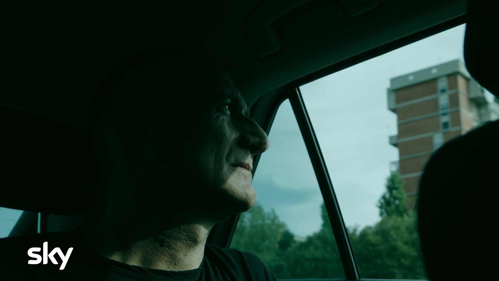 Stefano Sollima in una scena della docu-serie "Una storia chiamata Gomorra" Stefano Sollima Gomorra