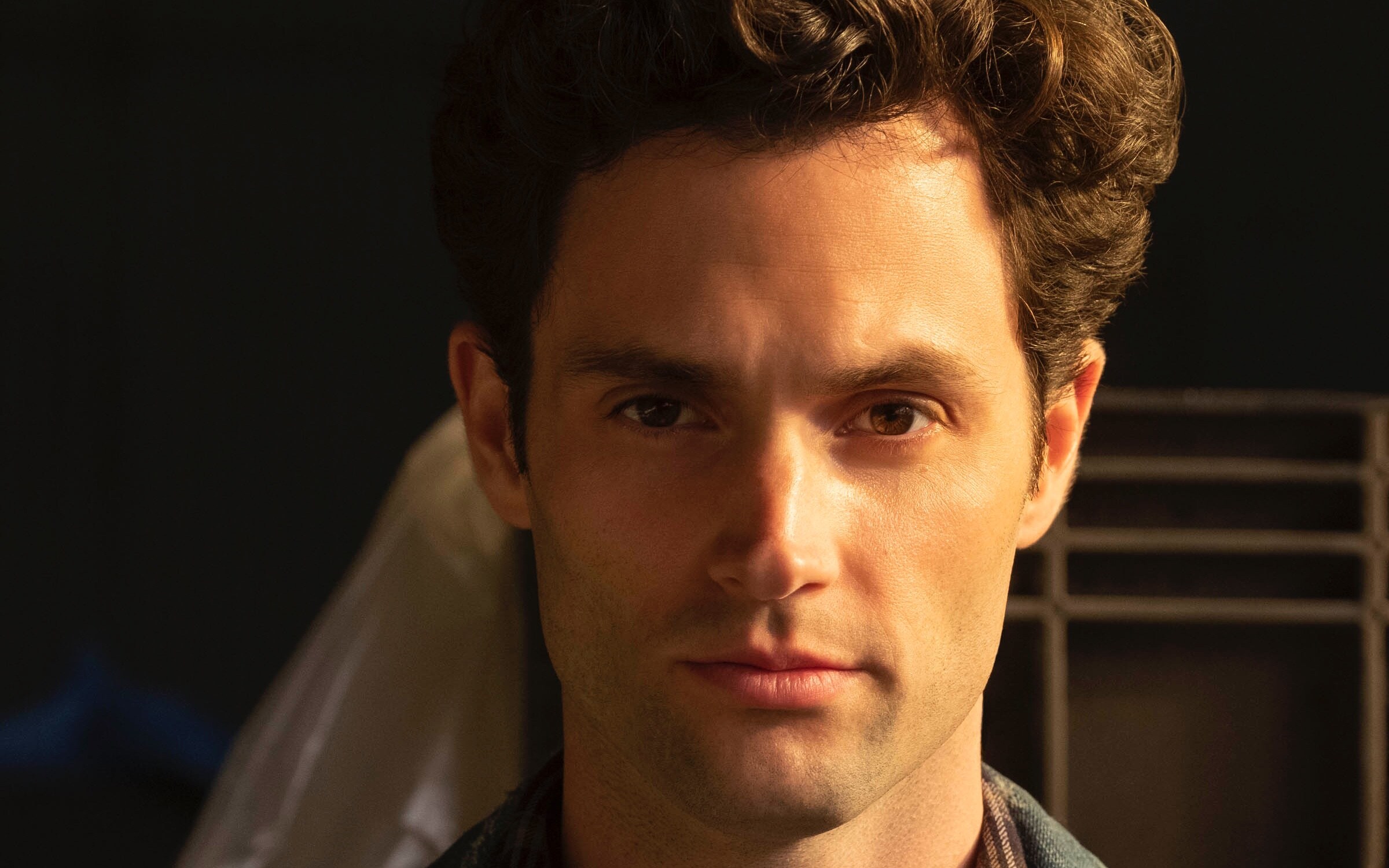 you-filming-of-the-fourth-season-of-the-series-with-penn-badgley-has