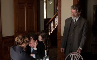 Jess Weixler as Sally McCullough, Sydney Lucas as Jeannie McCullough, David Wilson Barnes as Phineas McCullough, Pierce Brosnan as Eli McCullough - The Son _ Season 2, Episode 6 - Photo Credit: Van Redin/AMC