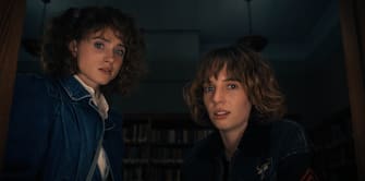 STRANGER THINGS.  (L to R) Natalia Dyer as Nancy Wheeler and Maya Hawke as Robin Buckley in STRANGER THINGS.  Cr.  Courtesy of Netflix © 2022