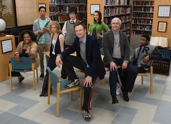 COMMUNITY -- Pilot -- Pictured: (l-r) Yvette Nicole Brown as Shirley, Danny Pudi as Abed, Gillian Jacobs as Britta, Joe McHale as Jeff, Alison Brie as Annie, Chevy Chase as Pierce, Donald Glover as Troy -- NBC Photo: Paul Drinkwater