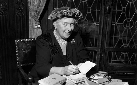 Agatha Christie, il suo romanzo giallo 'È troppo facile' diventa una