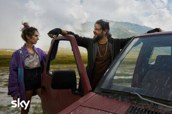 Christian 2, tra utopia coatta e realtà della periferia. Recensione