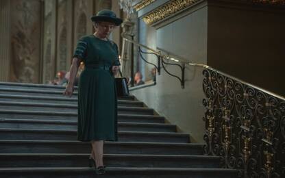 The Crown 6, nell'ultima stagione la regina Elisabetta avrà 4 volti
