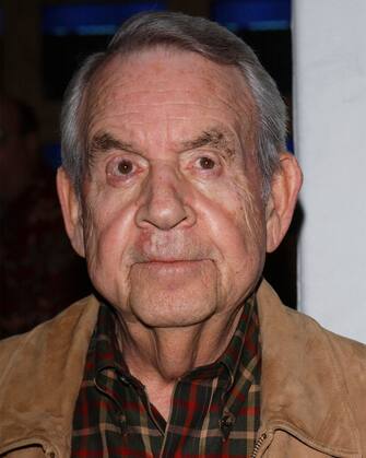 52073645 BEVERLY HILLS, CA - JANUARY 27: Actor Tom Bosley attends the "Happy Days" 30th Anniversary Reunion at the Museum of Television and Radio on January 27, 2005 in Beverly Hills, California. (Photo by Stephen Shugerman/Getty Images)