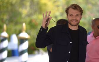 Actor Pilou Asbaek arrives at the Excelsior Hotel during the 74th Venice Film Festival on September 4, 2017 at Venice Lido.  / AFP PHOTO / Filippo MONTEFORTE        (Photo credit should read FILIPPO MONTEFORTE/AFP via Getty Images)