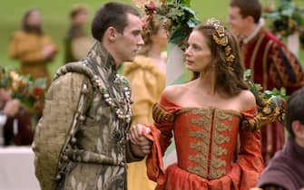 Jonathan Rhys Meyers as Henry VIII and Gabrielle Anwar as Princess Margaret (The Tudors - episode 4)
