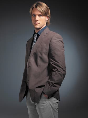 HOUSE: The second season of HOUSE premieres Tuesday, Sept. 13 (9:00-10:00 PM ET/PT) on FOX.  Jesse Spencer as Dr. Robert Chase. ª©2005 FOX BROADCASTING COMPNAY. CR: Michael Lavine/FOX.