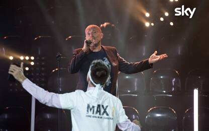 EPCC Live, Alessandro Cattelan canta con Max Pezzali