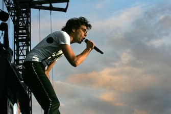 AMSTERDAM, NETHERLANDS - JULY 08:  Mika performs live at the Westerpark on July 8, 2008 in Amsterdam, The Netherlands.  (Photo by Greetsia Tent/WireImage)