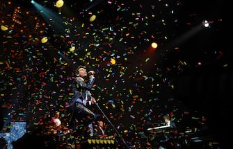 TOPSHOT - British-Lebanese singer and songwriter Mika performs during the 40th edition of "Le Printemps de Bourges" rock and pop music festival in Bourges on april 12, 2016. (Photo by GUILLAUME SOUVANT / AFP)        (Photo credit should read GUILLAUME SOUVANT/AFP via Getty Images)