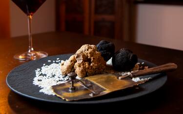TURIN, ITALY - JANUARY 08: White Alba Truffle and Black Truffle: don't miss it when you come to Piemonte. (Photo by Giorgio Perottino/Getty Images)