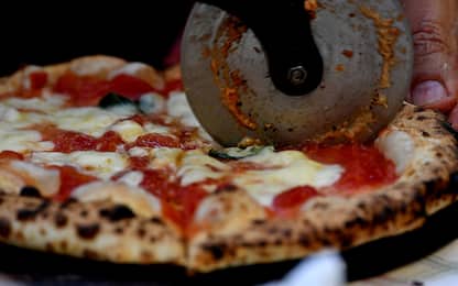 Collegno, lavoro in nero in pizzeria: titolare multata per 9mila euro