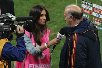 DURBAN, SOUTH AFRICA - JULY 07:  TV Presenter Sara Carbonero, girlfriend of Iker Casillas of Spain, interviews Vicente del Bosque head coach of Spain after victory in the 2010 FIFA World Cup South Africa Semi Final match between Germany and Spain at Durban Stadium on July 7, 2010 in Durban, South Africa.  (Photo by Steve Haag/Getty Images)