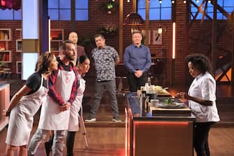 MASTERCHEF: L-R: Contestants,  judges Aarón Sánchez and Joe Bastianich with chef/judge Gordon Ramsay and guest judge in the Semi Finale - 3 Chef Showdowni” airing Wednesday, Sept. 8 (8:00-9:00 PM ET/PT) on FOX. © 2021 FOX MEDIA LLC. CR: FOX.