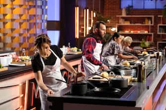 MASTERCHEF: Contestants in the Semi Finale - 3 Chef Showdowni 
