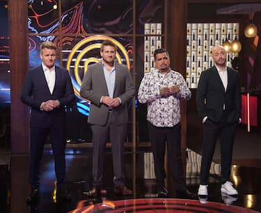 MASTERCHEF: L-R: Chef/Judge Gordon Ramsay and guest judge Curtis Stone with judges Aarón Sánchez and Joe Bastianich in the “Finale Curtis Stone” airing Wednesday, Sept 15 (8:00-9:00 PM ET/PT) on FOX. © 2021 FOX MEDIA LLC. CR: FOX.                              