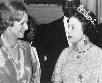 The secrets of the Royal family, Queen Elizabeth between politics and power