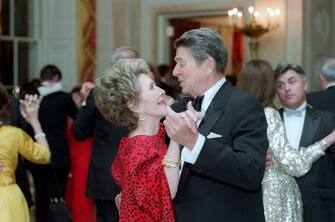 4/17/1985 President Reagan and Nancy Reagan dancing at the State Dinner for President Bendjedid of Algeria
