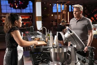 MASTERCHEF: L-R: Contestant Dara and Gordon Ramsay in the special 2-hour ”Semi Final / Finale Pt. 1” episode of MASTERCHEF airing Wednesday, Sep. 7 (8:00-10:00 PM ET/PT) on FOX. © 2022 FOX MEDIA LLC. CR: FOX.