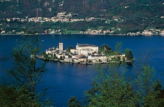 ITALY - CIRCA 2003: View of San Giulio Island, Lake Orta, Piedmont, Italy. (Photo by DeAgostini/Getty Images)