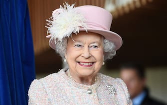 882819120 CHICHESTER, ENGLAND - NOVEMBER 30: Queen Elizabeth II is seen at the Chichester Theatre while visiting West Sussex on November 30, 2017 in Chichester, United Kingdom. (Photo by Stuart C. Wilson/Getty Images)