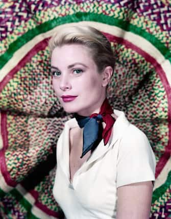 88772825 American actress Grace Kelly (1929 - 1982), circa 1955. (Photo by Hulton Archive/Getty Images)
