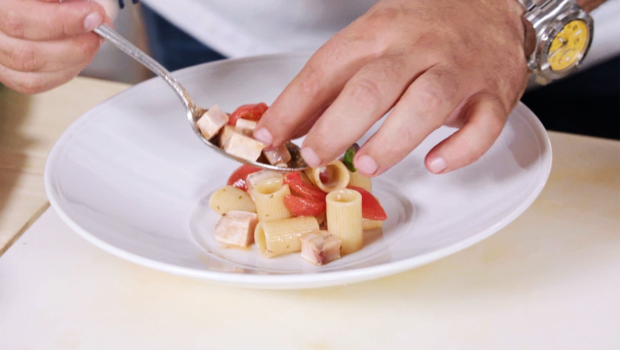 Pasta con pesce spada alla ghiotta