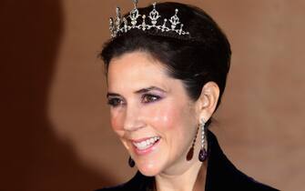 137005002 COPENHAGEN, DENMARK - JANUARY 14: Princess Mary of Denmark arrives for a Gala Performance at the DR Concert Hall to celebrate Queen Margrethe II of Denmark's 40 years on the throne at City Hall on January 14, 2012 in Copenhagen, Denmark. (Photo by Chris Jackson/Getty Images)