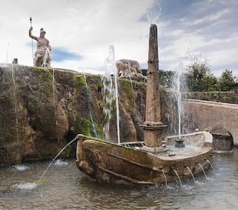 543520503 The Rometta fountain in the garden of the Villa d'Este in Tivoli. About 2000. (Photo by Imagno/Getty Images) .