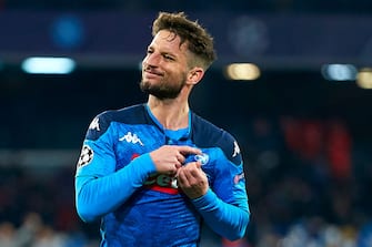 NAPLES, ITALY - FEBRUARY 25: Dries Mertens of SSC Napoli celebrating their team's first goal during the UEFA Champions League round of 16 first leg match between SSC Napoli and FC Barcelona at Stadio San Paolo on February 25, 2020 in Naples, Italy. (Photo by Pedro Salado/Quality Sport Images/Getty Images)
