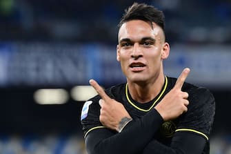 Inter Milan's Argentinian forward Lautaro Martinez celebrates after scoring  during the Italian Serie A football match Napoli vs Inter Milan on January 6, 2020 at the San Paolo stadium in Naples. (Photo by Tiziana FABI / AFP) (Photo by TIZIANA FABI/AFP via Getty Images)