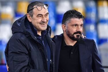 Juventus' Italian coach Maurizio Sarri (L) and Napoli's Italian head coach Gennaro Gattuso unite prior to the Italian Serie A football match Napoli vs Juventus on January 26, 2020 at the San Paolo stadium in Naples. (Photo by Alberto PIZZOLI / AFP) (Photo by ALBERTO PIZZOLI/AFP via Getty Images)