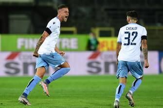 Lazio's Serbian midfielder Sergej Milinkovic-Savic celebrates after scoring during the Italian Serie A football match Atalanta vs Lazio played on June 24, 2020 behind closed doors at the Atleti Azzurri d'Italia stadium in Bergamo, as the country eases its lockdown aimed at curbing the spread of the COVID-19 infection, caused by the novel coronavirus. (Photo by Miguel MEDINA / AFP) (Photo by MIGUEL MEDINA/AFP via Getty Images)