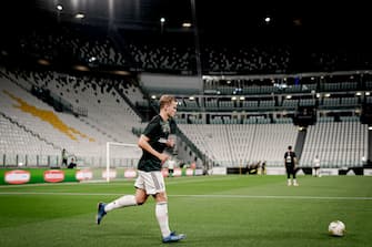 TURIN, ITALY - JUNE 26: Matthijs de Ligt of Juventus  during the Italian Serie A   match between Juventus v Lecce at the Allianz Stadium on June 26, 2020 in Turin Italy (Photo by Mattia Ozbot/Soccrates/Getty Images)