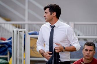 MILAN, ITALY - JUNE 28: Coach Paulo Fonseca of AS Roma  during the Italian Serie A   match between AC Milan v AS Roma at the San Siro on June 28, 2020 in Milan Italy (Photo by Mattia Ozbot/Soccrates/Getty Images)