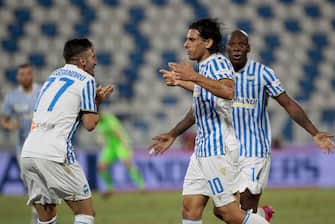 Spal's Sergio Floccari  jubilates with his teammates after scoring the goal during the Italian Serie A soccer match S.P.A.L vs AC Milan at Paolo Mazza stadium in Ferrara, Italy, 01 July 2020. ANSA / ELISABETTA BARACCHI
