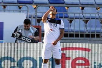 CAGLIARI, ITALY - JULY 05: Luis Muriel of Atalanta celebrates his goal 0-1 during the Serie A match between Cagliari Calcio and  Atalanta BC at Sardegna Arena on July 5, 2020 in Cagliari, Italy.  (Photo by Enrico Locci/Getty Images)
