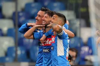 NAPLES, ITALY - JULY 12: Jose Callejon, Lorenzo Insigne and Dries Mertens of SSC Napoli celebrate the 2-1 goal scored by Dries Mertens during the Serie A match between SSC Napoli and  AC Milan at Stadio San Paolo on July 12, 2020 in Naples, Italy. (Photo by Francesco Pecoraro/Getty Images)